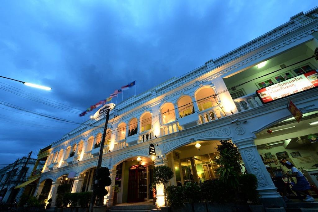 Baan Phuanda Phuket Hotel Exterior foto
